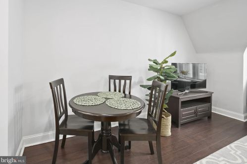 1409 Hopkins St, Washington DC 20036-5922 exterior