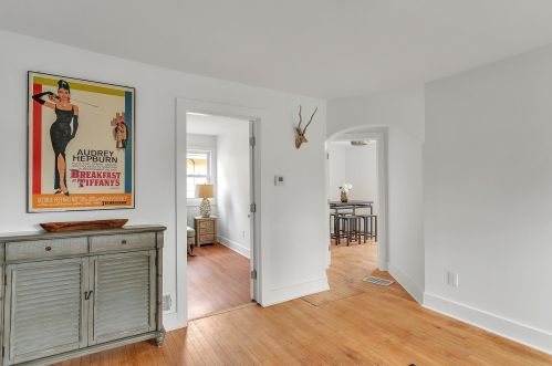 1812 Thomas Ave, Milwaukee WI  53211-4358 exterior