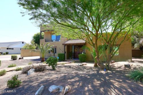 4451 Earll Dr, Phoenix AZ 85031-3821 exterior