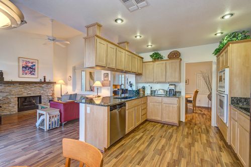 37131 Canyon View Dr, Tucson, AZ 85739-1232