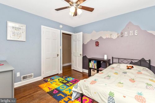 604 Forest Glen Rd, Silver Spring MD 20910-1122 exterior