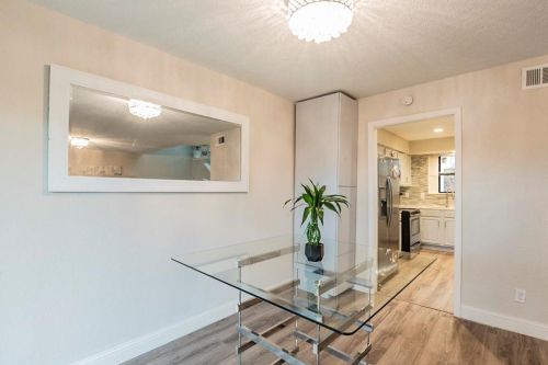 12542 Burninglog Ln, Dallas TX 75243-2118 exterior