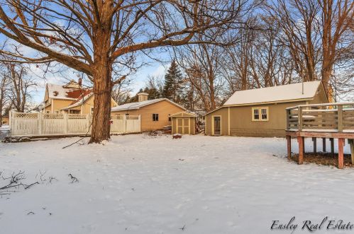 73 Grant St, Cedar Springs MI 49319-5129 exterior