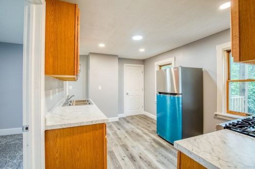 56 James St, Springfield MA 01105-1416 exterior