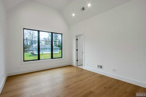 116 Lk Rd, Demarest NJ 07627-2236 exterior