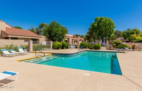 134 Beck Ln, Phoenix AZ 85032-3812 exterior