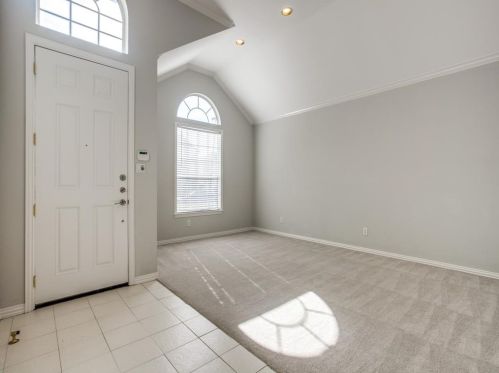 4023 Briarbend Rd, Dallas TX  75287-3902 exterior