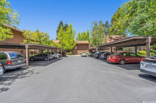 8136 Camelback Pl, Concord CA 94523-1225 exterior