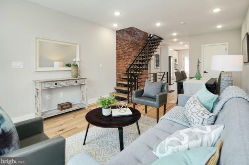 370 Cantrell St, Philadelphia PA  19148-3320 exterior