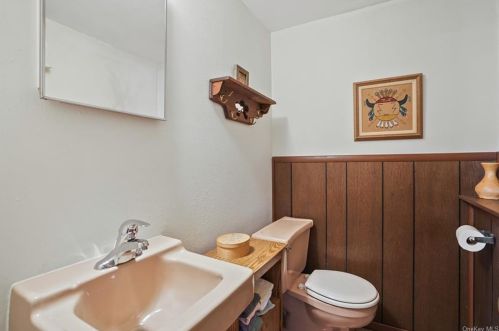 19 Badami Dr, Middletown NY 10941-1238 exterior