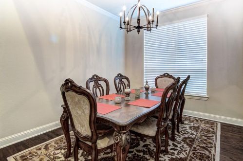 7346 Ridgepoint Dr, Irving TX  75063 exterior