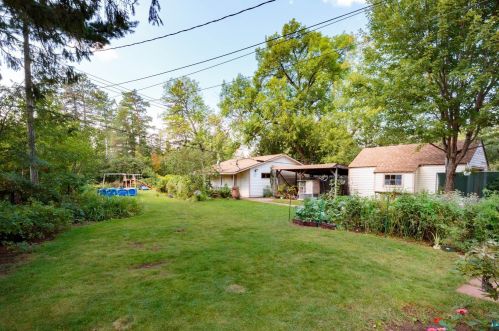 2033 Woodland Ave, Duluth MN 55803-2467 exterior