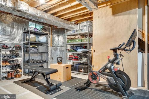 6263 Gentle Ln, Alexandria VA 22310-2260 exterior