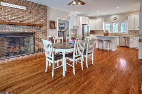 6 Ryan Ct, Chester NJ 07930-3002 exterior