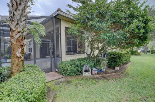 9800 Nuova Way, Fort Pierce FL 34986-2825 exterior