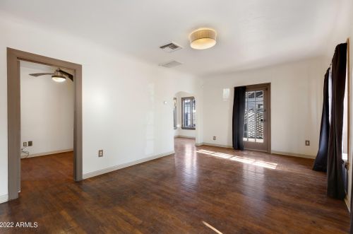 2515 10 St, Phoenix AZ 85020-5821 exterior