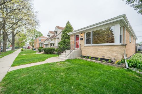 7015 Berwyn Ave, Chicago, IL 60656-1919