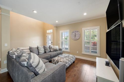 9624 Park Village Dr, Tampa FL  33626-5135 exterior