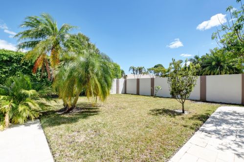 1501 21 St, Boca Raton FL 33486-6523 exterior