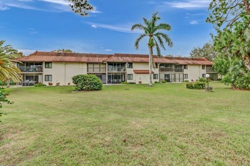 4967 Pepper Cir, Naples FL 34113-4163 exterior