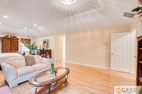 15 10 Eyck Pl, Edison NJ 08820-3223 exterior