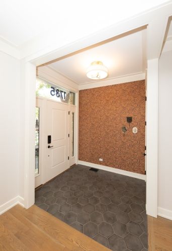 1735 Wolcott Ave, Chicago IL  60622-1350 exterior