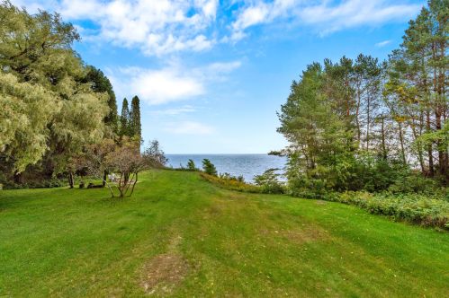 7321 County Road Ls, Manitowoc WI 54220-8881 exterior