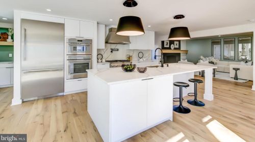 4624 Asbury Pl, Washington DC  20016-4325 exterior