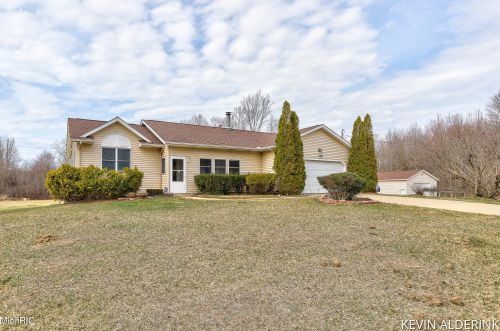 1892 56th St, Fennville MI 49408-8508 exterior