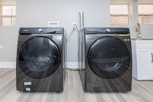 5505 Parkside Ave, Chicago IL  60638-2814 exterior