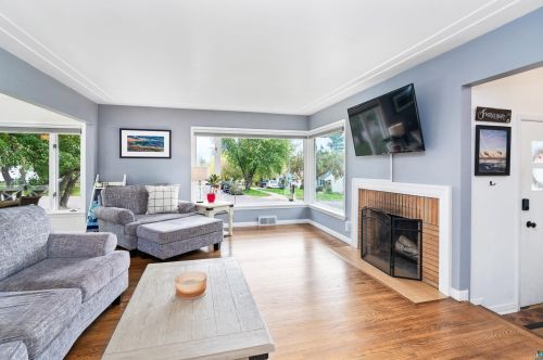 927 40th Ave, Duluth, MN 55804-1902