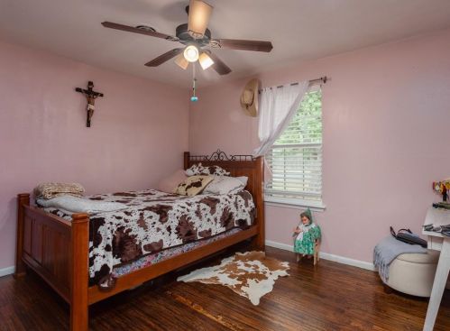 2810 Altman Dr, Irving TX 75062-4229 exterior