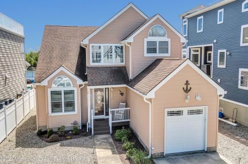 11 Travelers Way, Berkeley Township, NJ 08721-1510