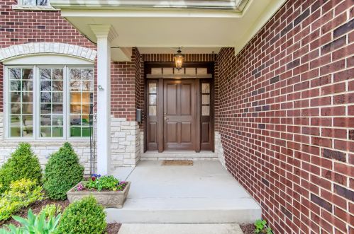 489 Kenilworth Ave, Elmhurst, IL 60126-3930