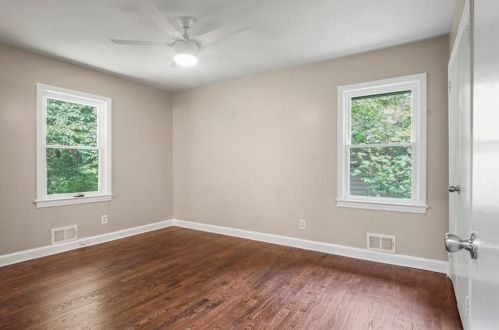 1689 Laurelwood Dr, Atlanta GA 30311-3800 exterior