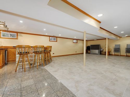 837 Linden Ave, Elmhurst IL 60126-4538 exterior