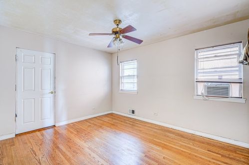 10939 King Dr, Chicago IL 60653-3311 exterior