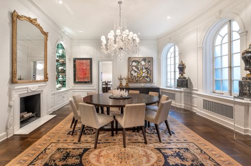 1521 State Pkwy, Chicago IL 60610-1613 exterior