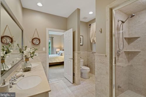 624 Live Oak Dr, Mc Lean VA 22101-1563 exterior