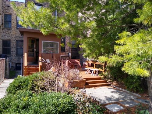 5533 Dorchester Ave, Chicago IL 60637-1720 exterior