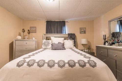 1266 Plainfield St, Providence RI 02909-4630 exterior