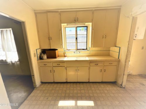 3322 17 Dr, Phoenix AZ 85045-1793 exterior