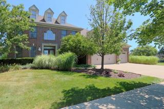 2348 Sutton Ln, Aurora, IL 60502-9374