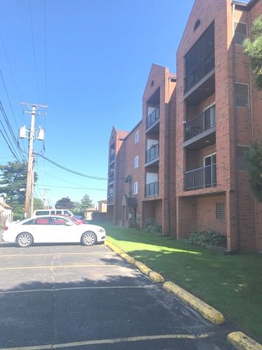 6550 Gunnison St, Chicago IL  60706-4059 exterior