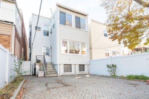 1842 Holland Ave, Bronx NY 10467-8709 exterior