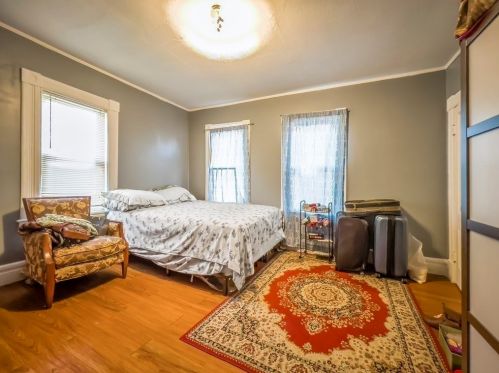 24 Cleveland St, Springfield MA  01104-2402 exterior