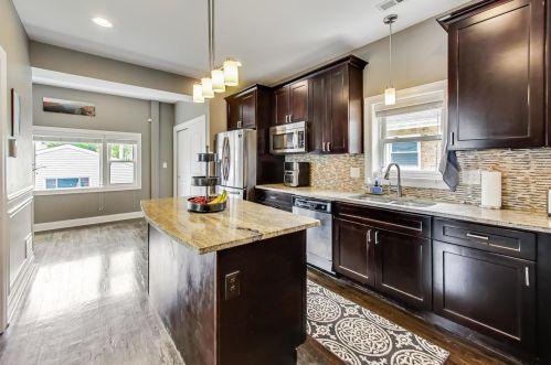 4135 Melvina Ave, Chicago IL 60638-3512 exterior