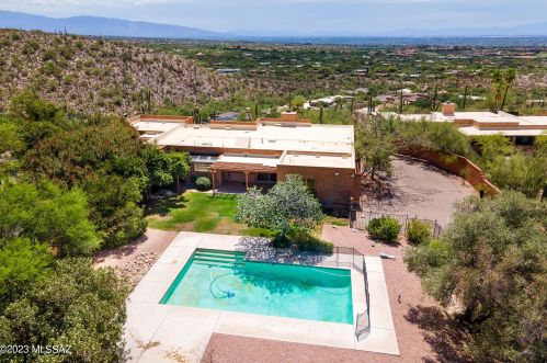 6942 Table Mountain Rd, Tucson, AZ 85718-1331