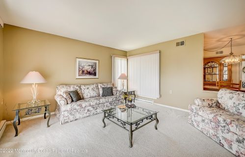 28 Greenwich Ave, Lakehurst NJ 08759-6660 exterior