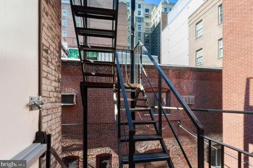 238 13th St, Philadelphia PA  19107-5626 exterior